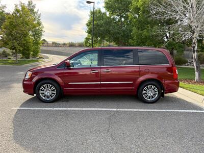 2013 Chrysler Town & Country Touring-L   - Photo 3 - Farmington, NM 87401