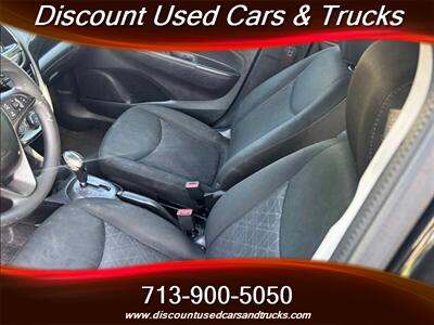 2021 Chevrolet Spark 1LT CVT - Photo 4 - Houston, TX 77017