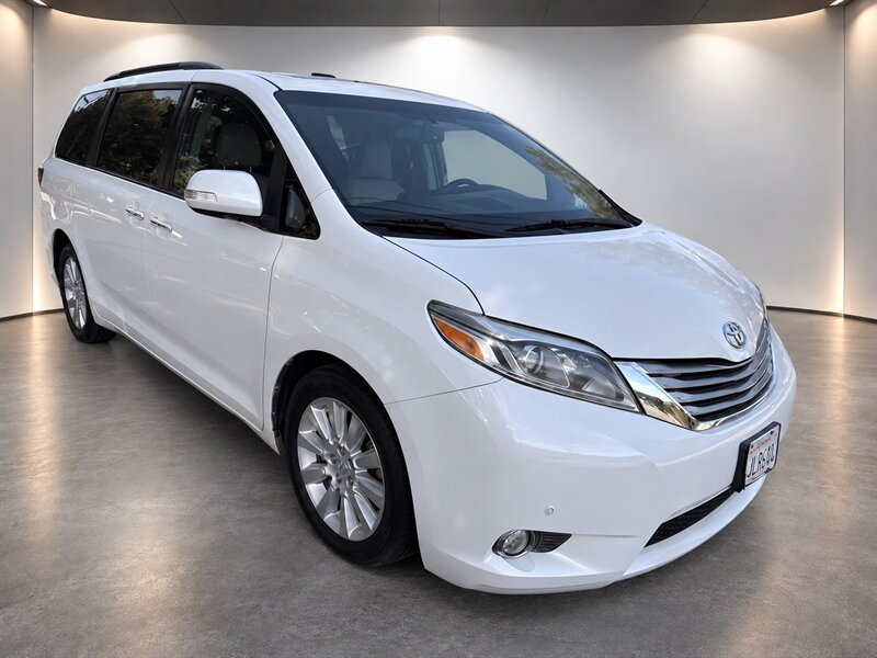 2015 Toyota Sienna XLE 8-Passenger  