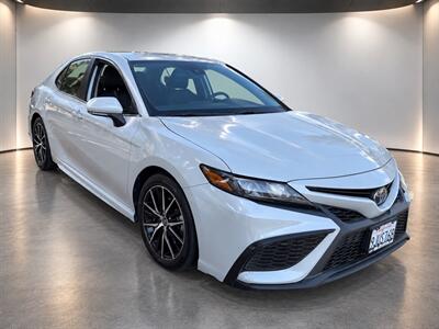 2024 Toyota Camry Hybrid SE Sedan
