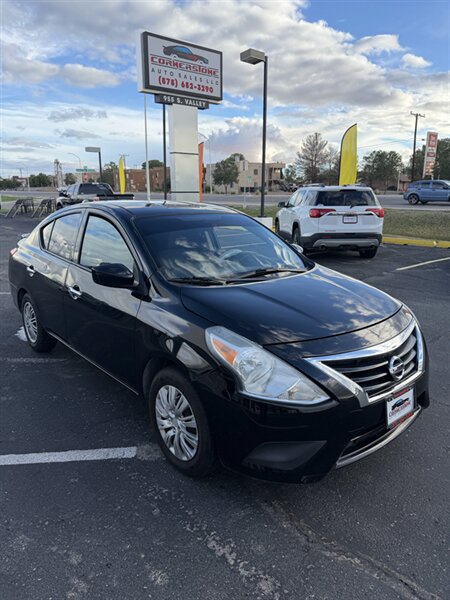 2017 Nissan Versa 1.6 S  