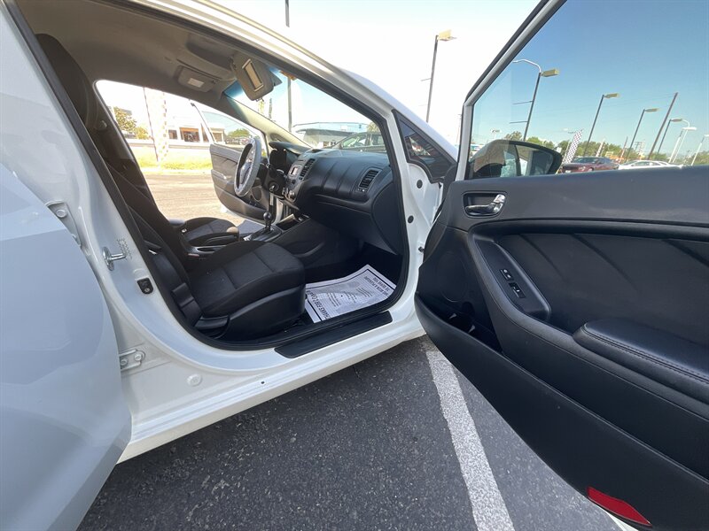 2016 Kia Forte LX - Photo 15 - Las Cruces, NM 88005
