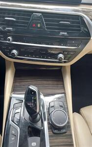 2018 BMW I   - Photo 10 - Deridder, LA 70634