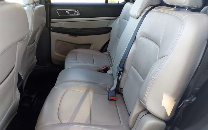 2018 Ford Explorer XLT - Photo 7 - Deridder, LA 70634