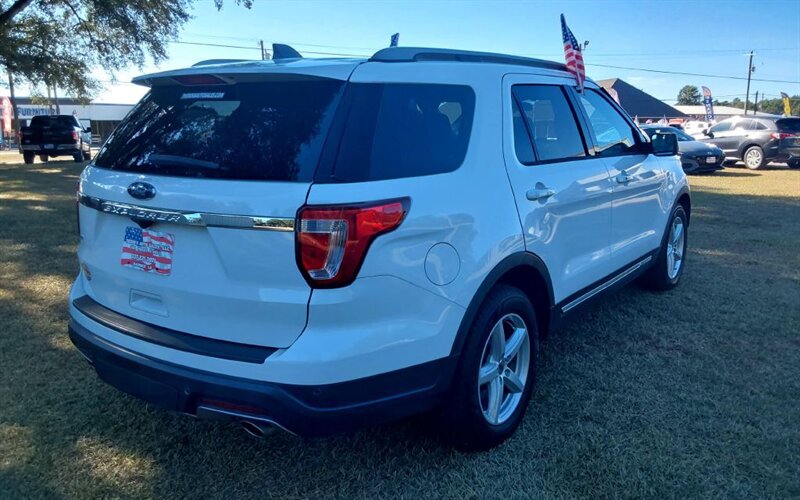 2018 Ford Explorer XLT - Photo 3 - Deridder, LA 70634