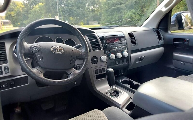 2013 Toyota Tundra CREWMAX SR5 - Photo 6 - Deridder, LA 70634