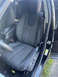 2017 Chevrolet Equinox LT   - Photo 11 - Kansas City, MO 64134-4202