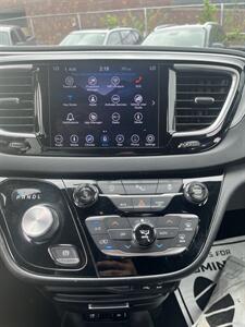 2018 Chrysler Pacifica Touring Plus - Photo 13 - Kansas City, MO 64134-4202