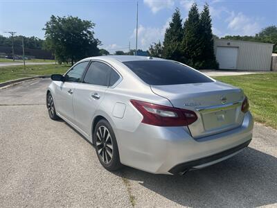 2018 Nissan Altima 2.5 SV - Photo 8 - Kansas City, MO 64134-4202