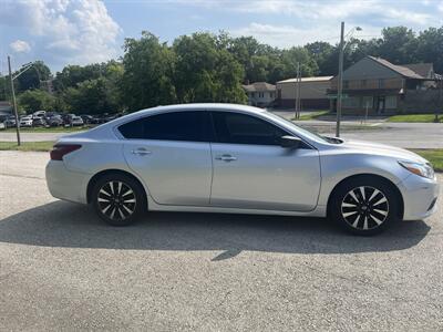2018 Nissan Altima 2.5 SV - Photo 4 - Kansas City, MO 64134-4202