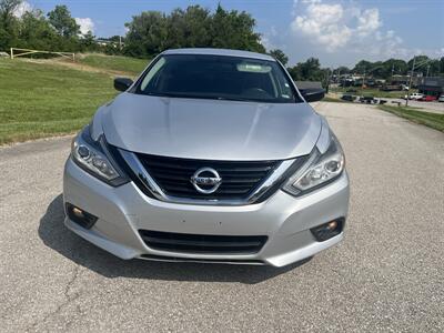 2018 Nissan Altima 2.5 SV - Photo 2 - Kansas City, MO 64134-4202