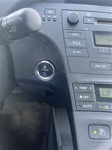 2010 Toyota Prius II   - Photo 13 - Kansas City, MO 64134-4202