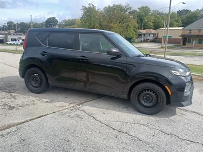2020 Kia Soul LX   - Photo 4 - Kansas City, MO 64134-4202