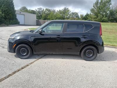 2020 Kia Soul LX   - Photo 8 - Kansas City, MO 64134-4202