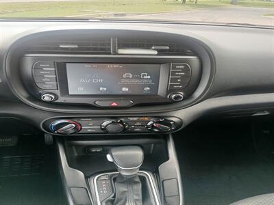 2020 Kia Soul LX   - Photo 14 - Kansas City, MO 64134-4202
