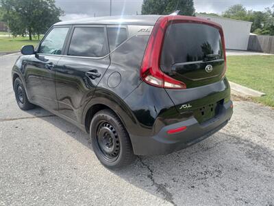 2020 Kia Soul LX   - Photo 7 - Kansas City, MO 64134-4202