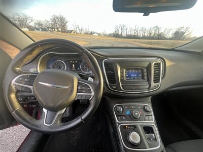 2016 Chrysler 200 Limited Platinum - Photo 16 - Kansas City, MO 64134-4202
