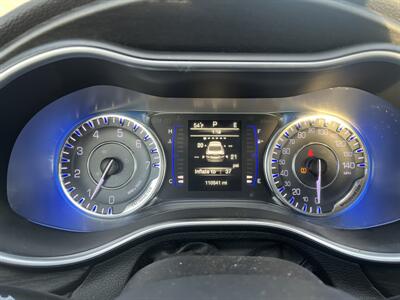 2016 Chrysler 200 Limited Platinum - Photo 14 - Kansas City, MO 64134-4202