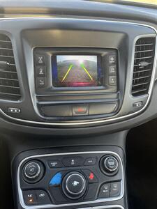 2016 Chrysler 200 Limited Platinum - Photo 10 - Kansas City, MO 64134-4202
