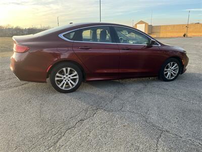 2016 Chrysler 200 Limited Platinum - Photo 4 - Kansas City, MO 64134-4202