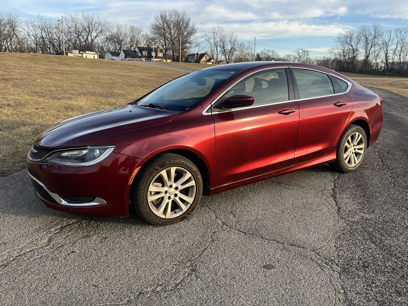 2016 Chrysler 200 Limited Platinum  