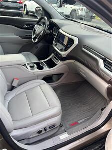2023 GMC Acadia SLT - Photo 7 - Ketchikan, AK 99901