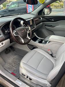 2023 GMC Acadia SLT - Photo 5 - Ketchikan, AK 99901