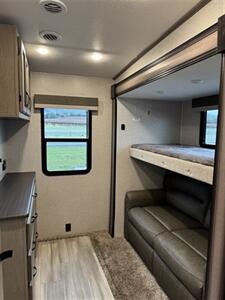 2022 FOREST RIVER 373MBRB COACHMEN   - Photo 20 - Ukiah, CA 95482