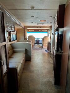 2016 THOR 34F HURRICANE MH   - Photo 19 - Ukiah, CA 95482