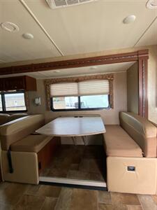 2016 THOR 34F HURRICANE MH   - Photo 11 - Ukiah, CA 95482