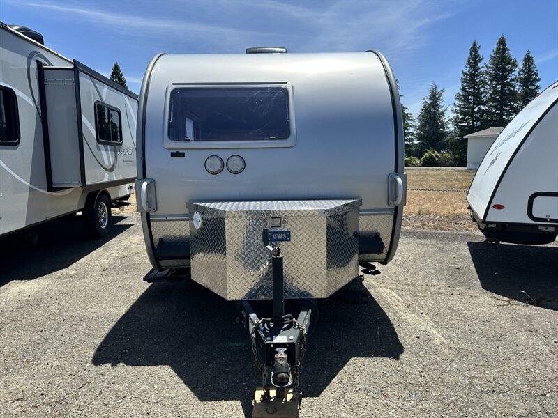 2017 T@B 320 S SOFITEL EDITION  *PRE- OWNED*  