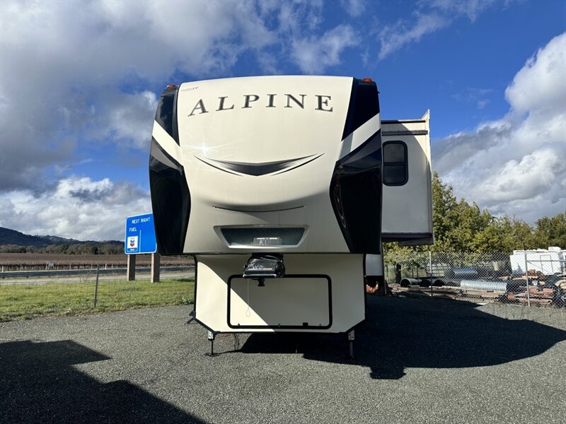 2018 KEYSTONE 3300GR ALPINE  