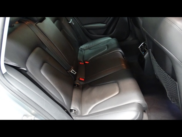 2010 Audi A4 2.0T Premium Plus - Photo 19 - Winnetka,