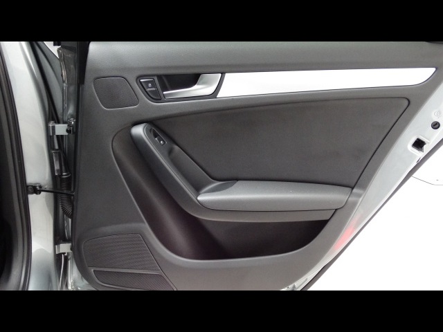 2010 Audi A4 2.0T Premium Plus - Photo 18 - Winnetka,