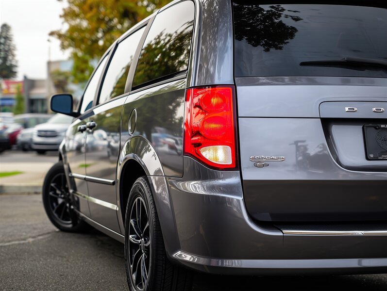 2020 Dodge Grand Caravan Premium Plus  